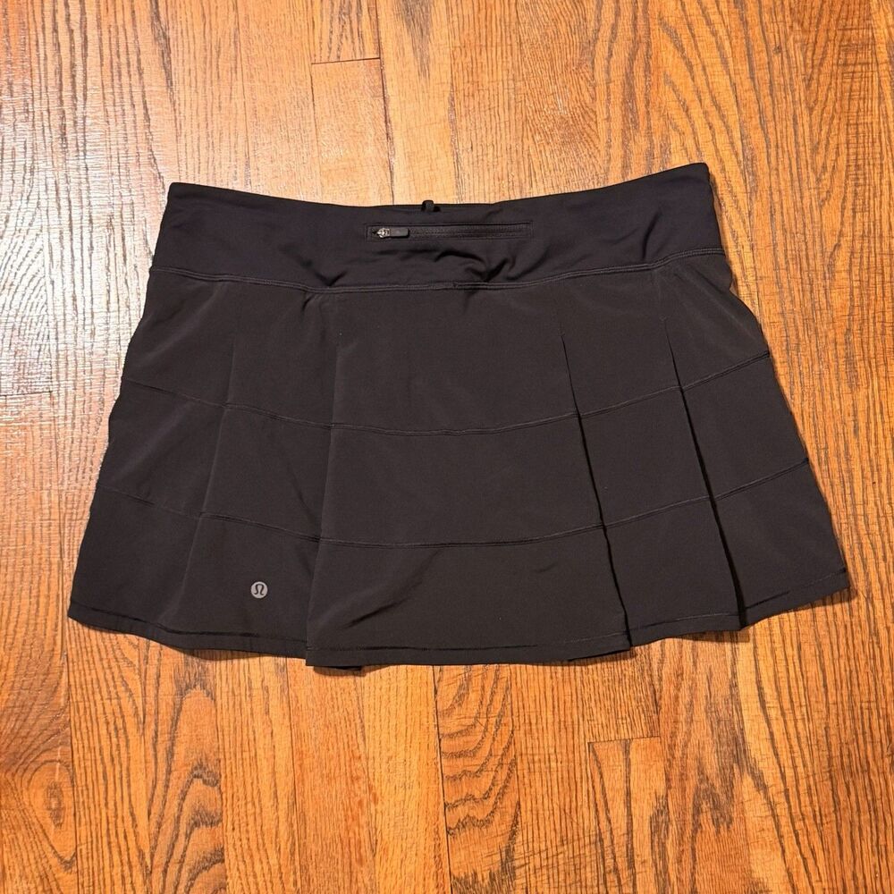 Lululemon Women 12 Pace Rival Skirt Black Pleated Athletic Running Skort